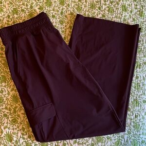 Old Navy Sleektech Wide Leg Cargo Pant, Large